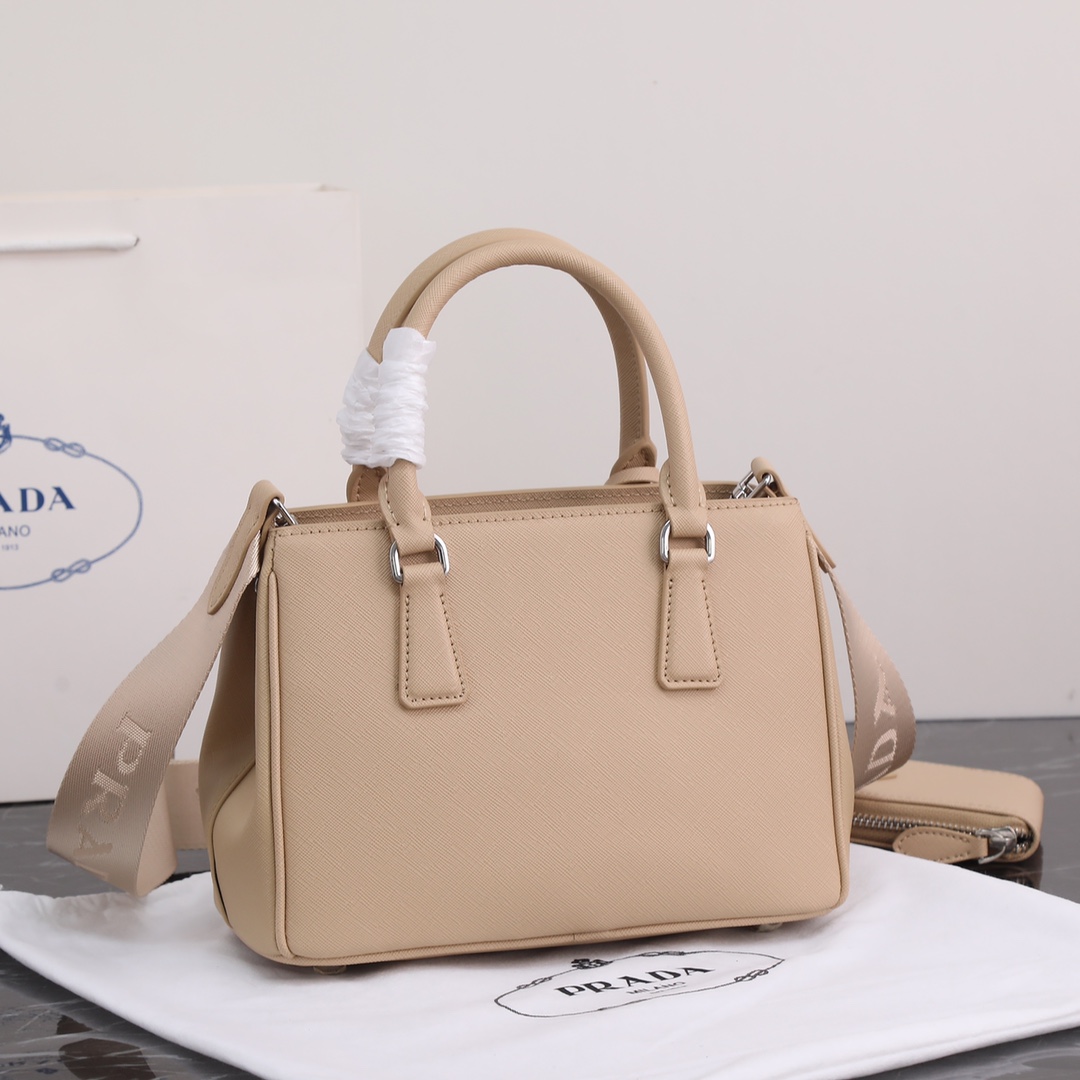 【PRADA】 サイズ:23×16.5×10cm -5色