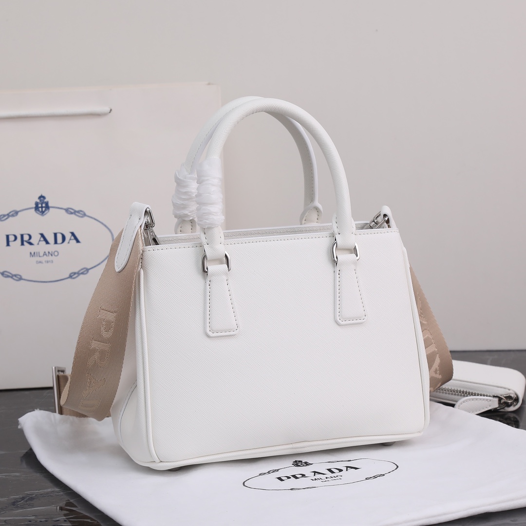 【PRADA】 サイズ:23×16.5×10cm -5色