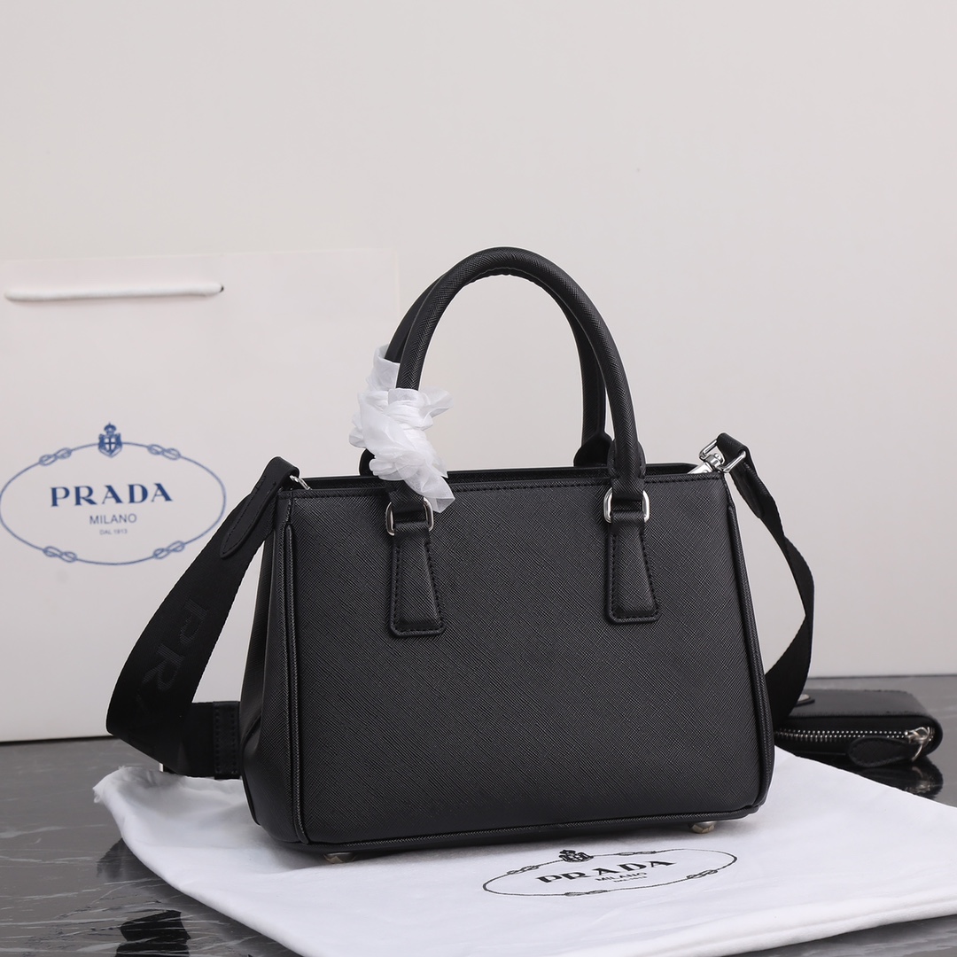【PRADA】 サイズ:23×16.5×10cm -5色