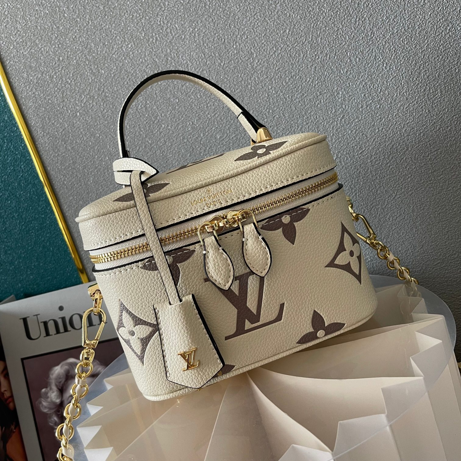 【LOUIS VUITTON】19×13×11cm