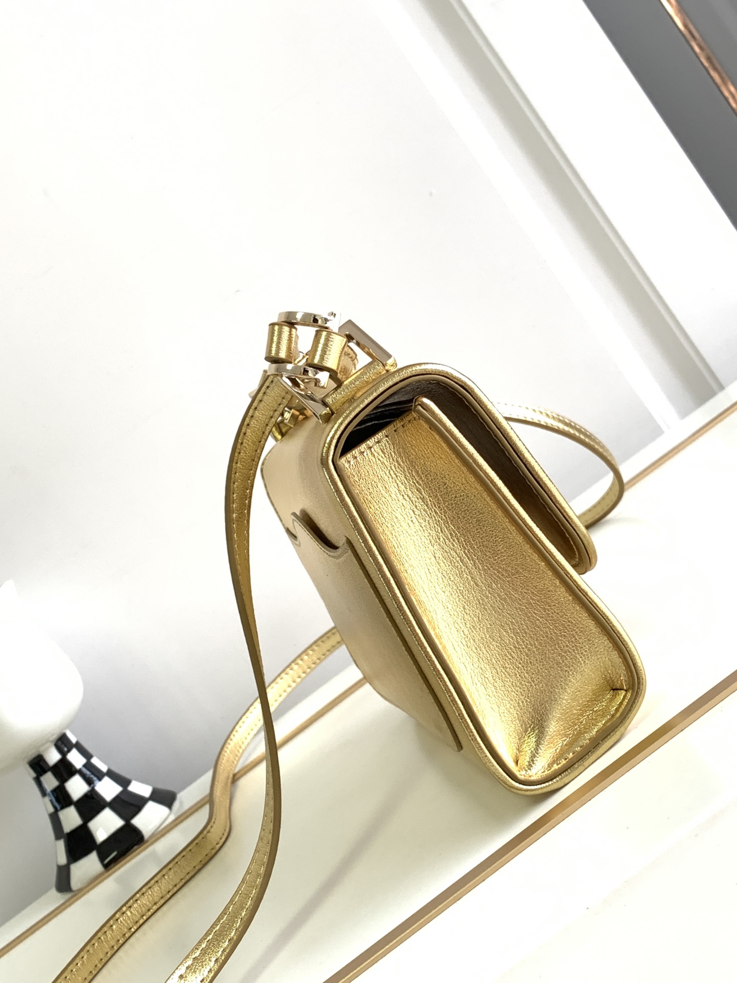 【Valentino】VLogoType 18x13x5cm