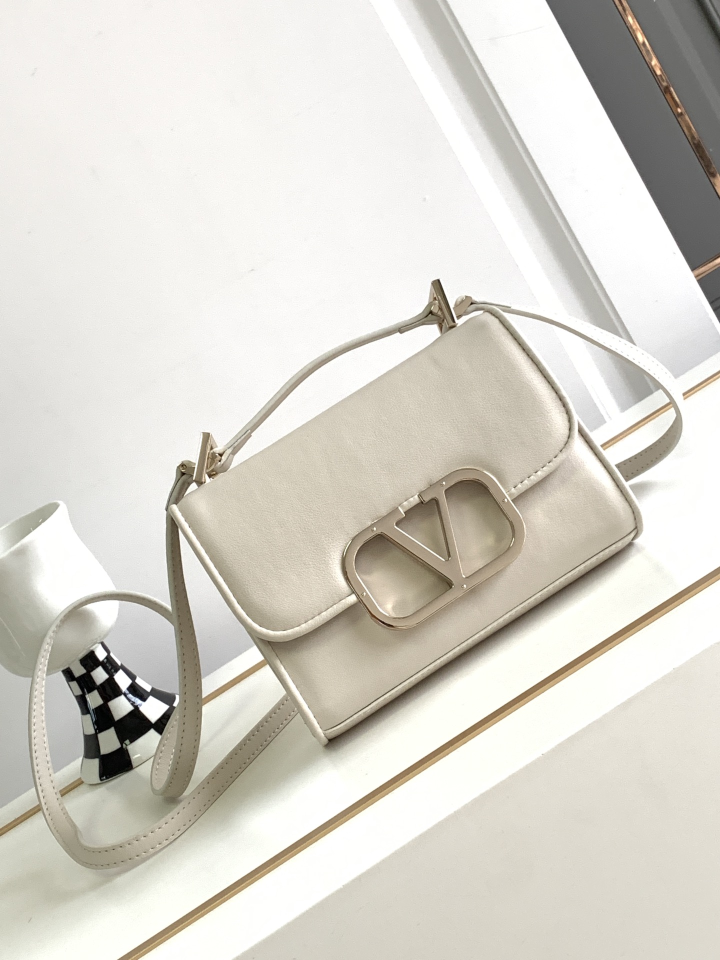 【Valentino】VLogoType 18x13x5cm