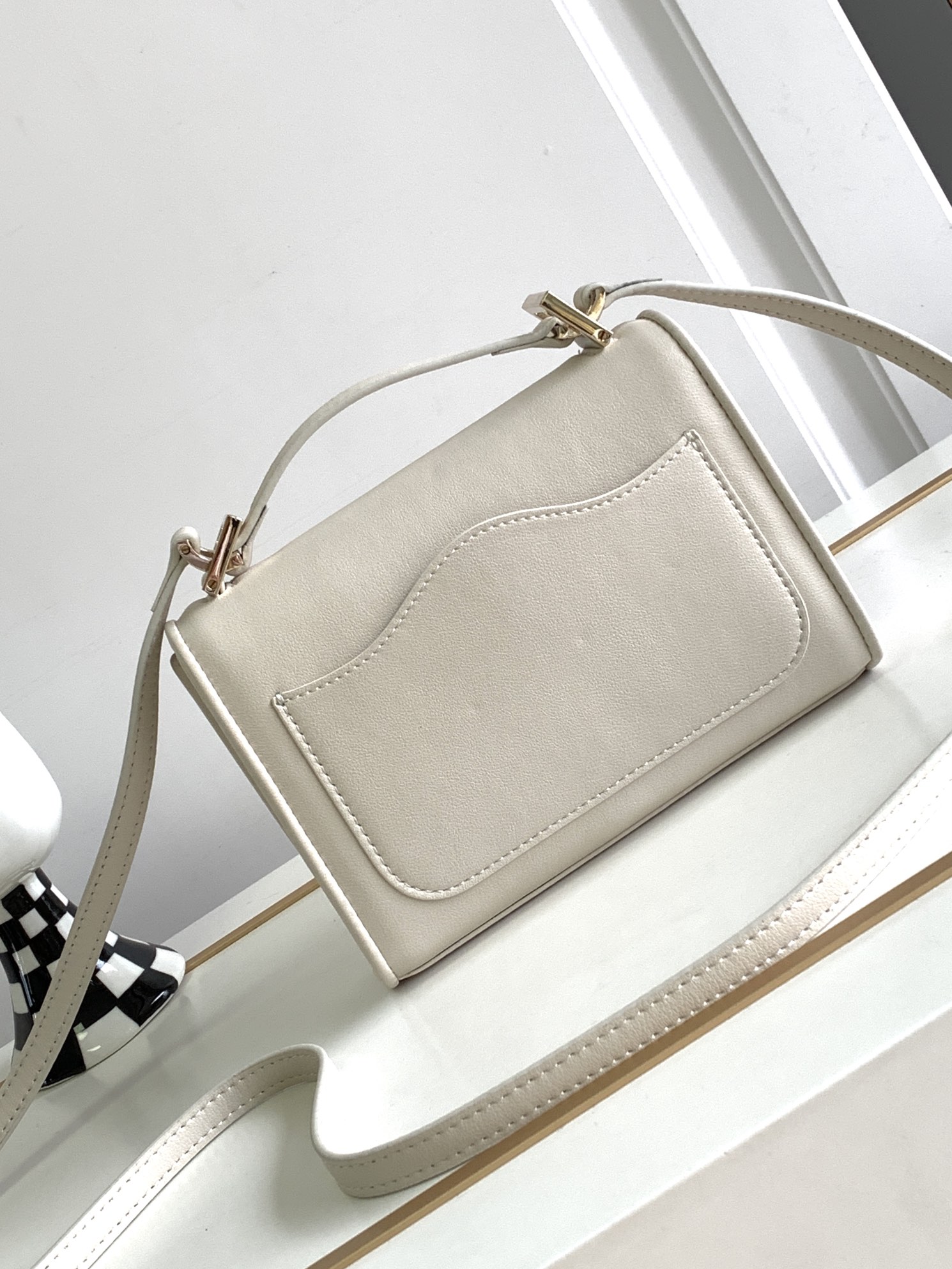 【Valentino】VLogoType 18x13x5cm