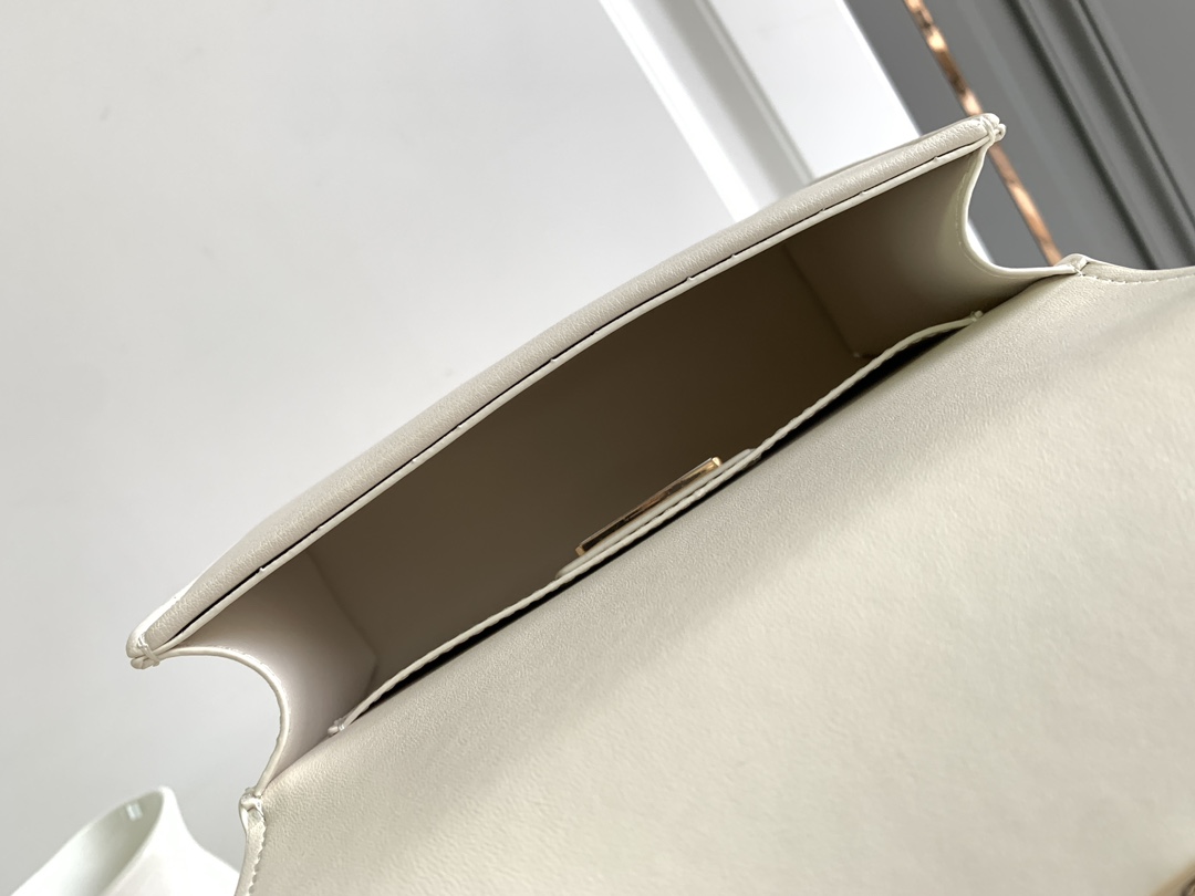 【Valentino】VLogoType 18x13x5cm