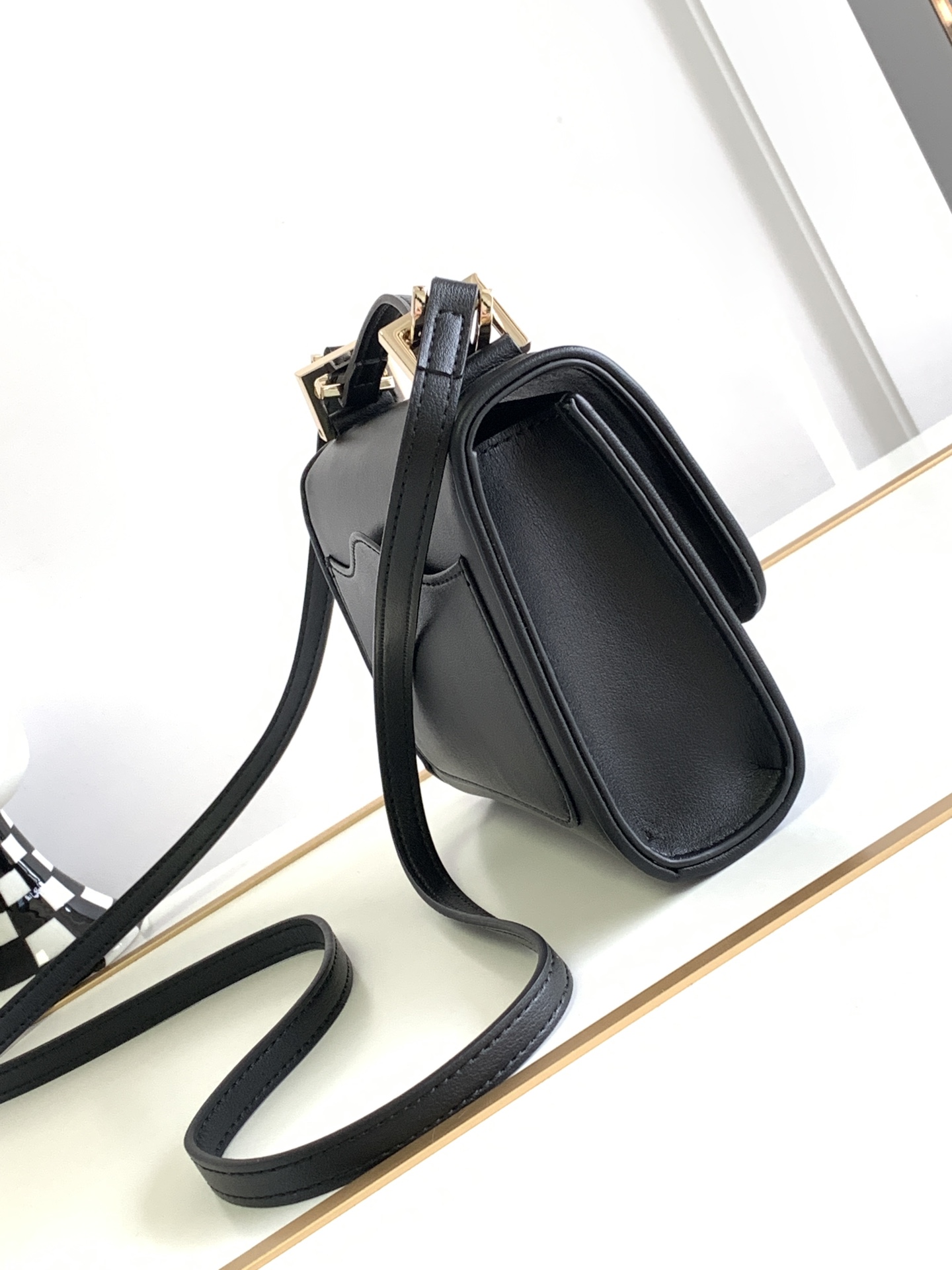 【Valentino】VLogoType 18x13x5cm