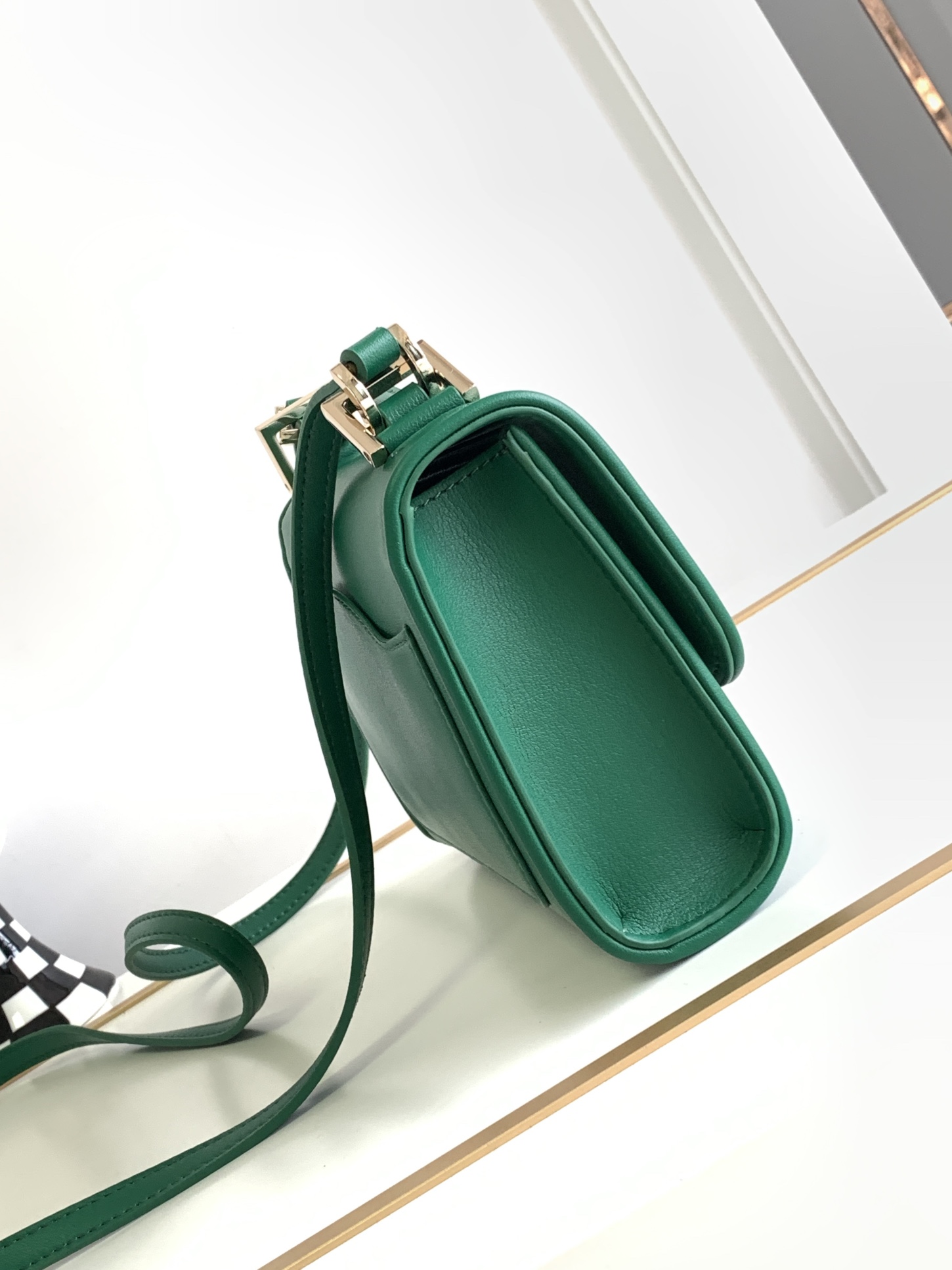 【Valentino】VLogoType 18x13x5cm