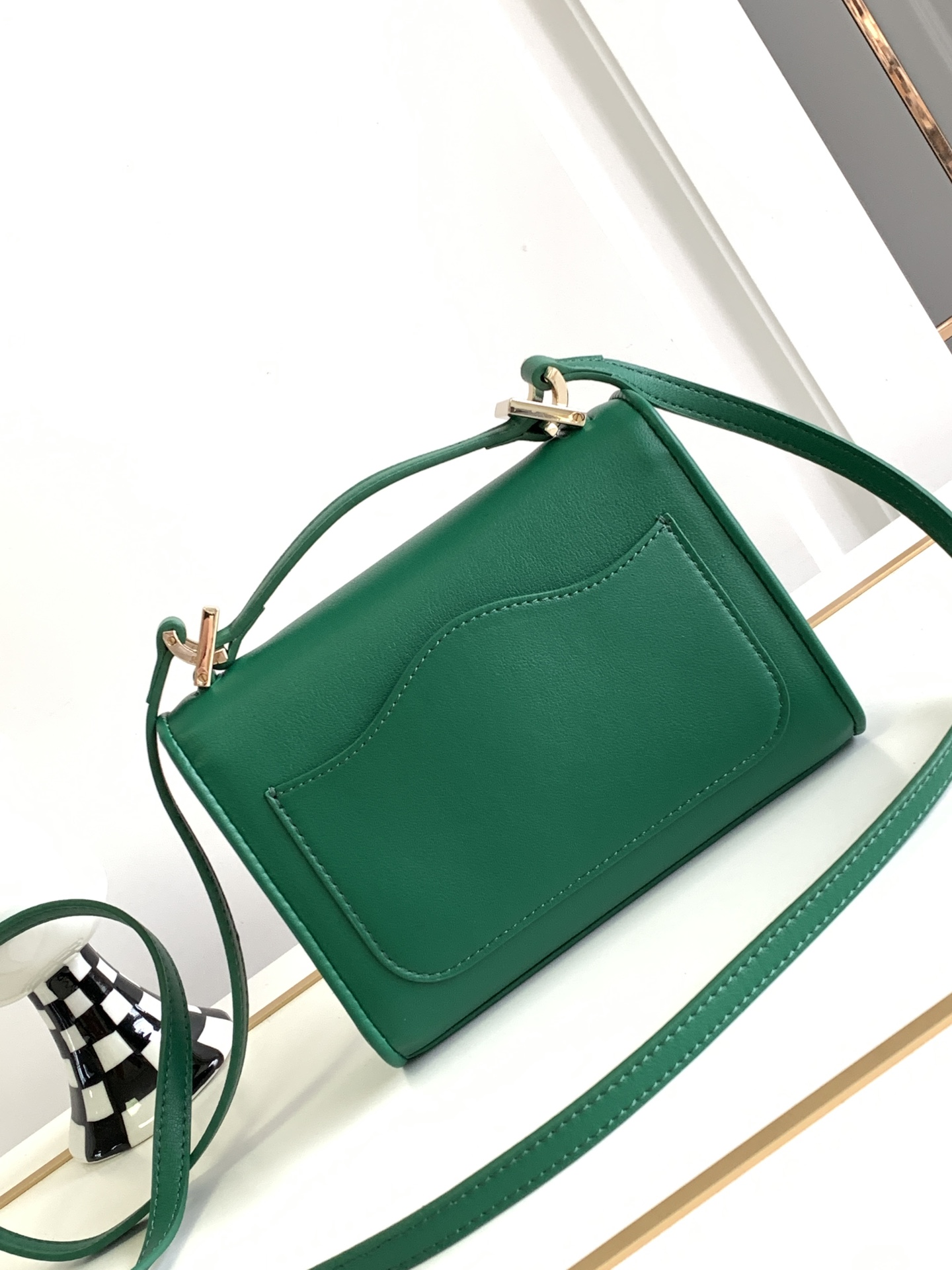 【Valentino】VLogoType 18x13x5cm