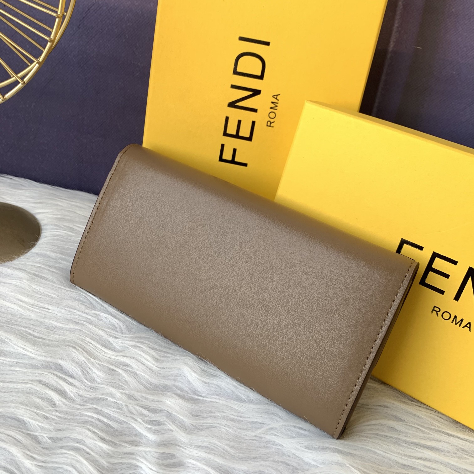 【Fendi】F7A0156