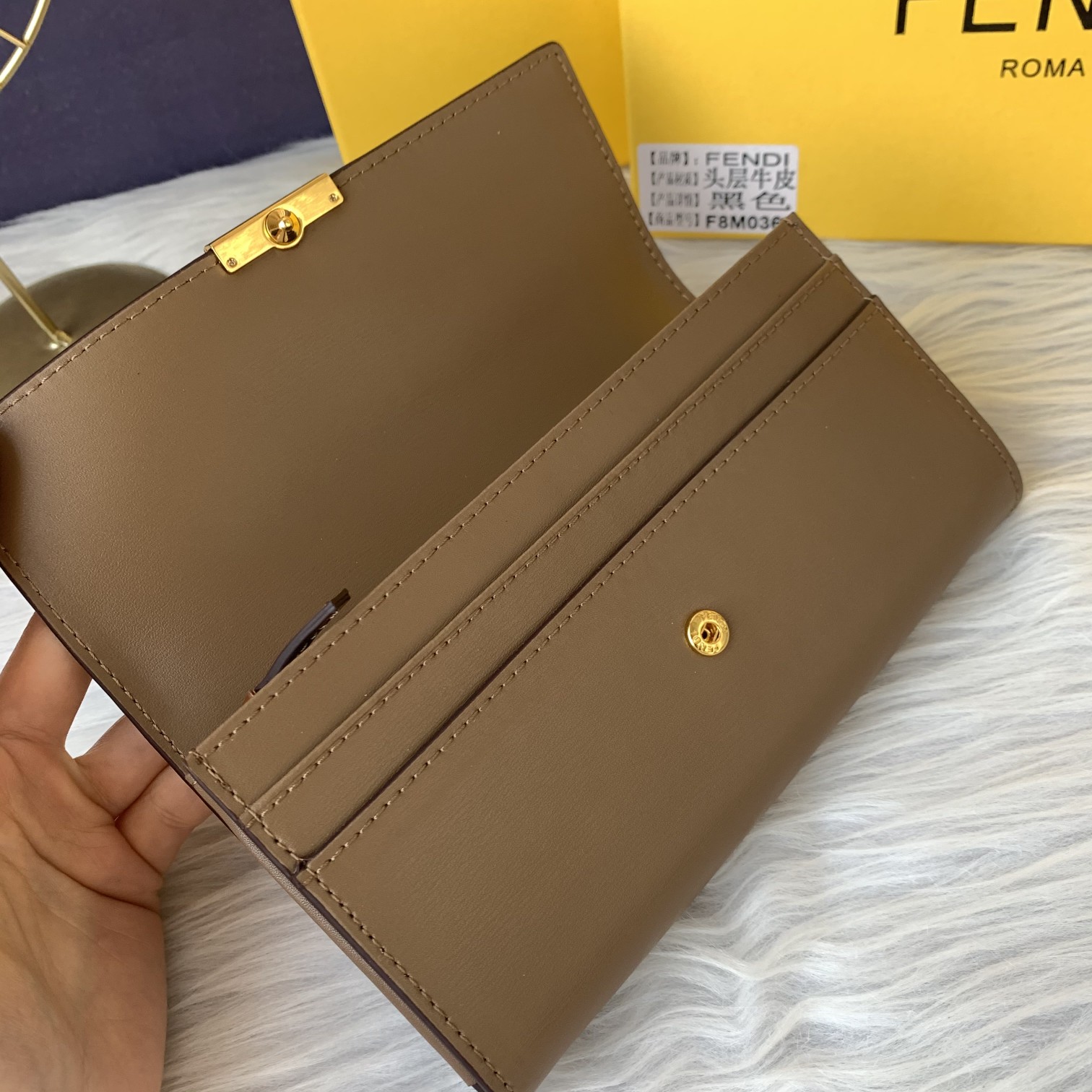 【Fendi】F7A0156