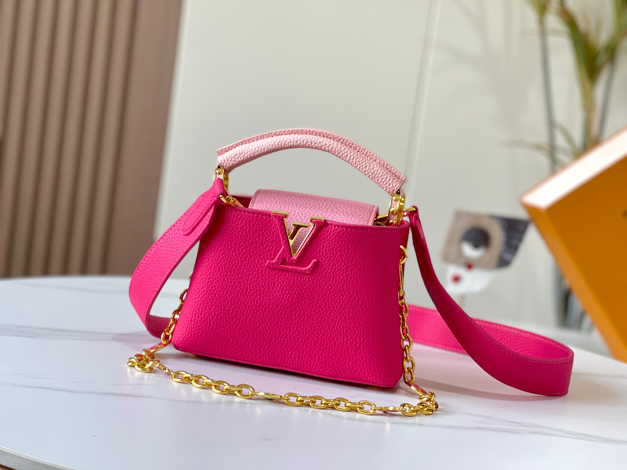 【LOUIS VUITTON】Capucines