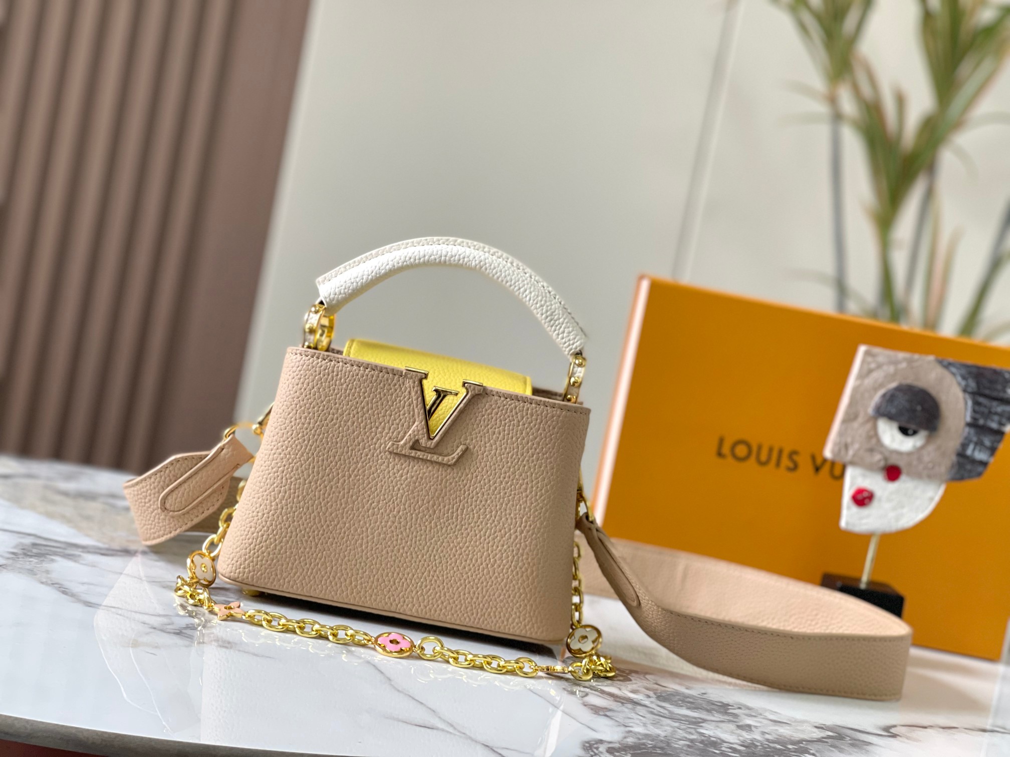 【LOUIS VUITTON】Capucines