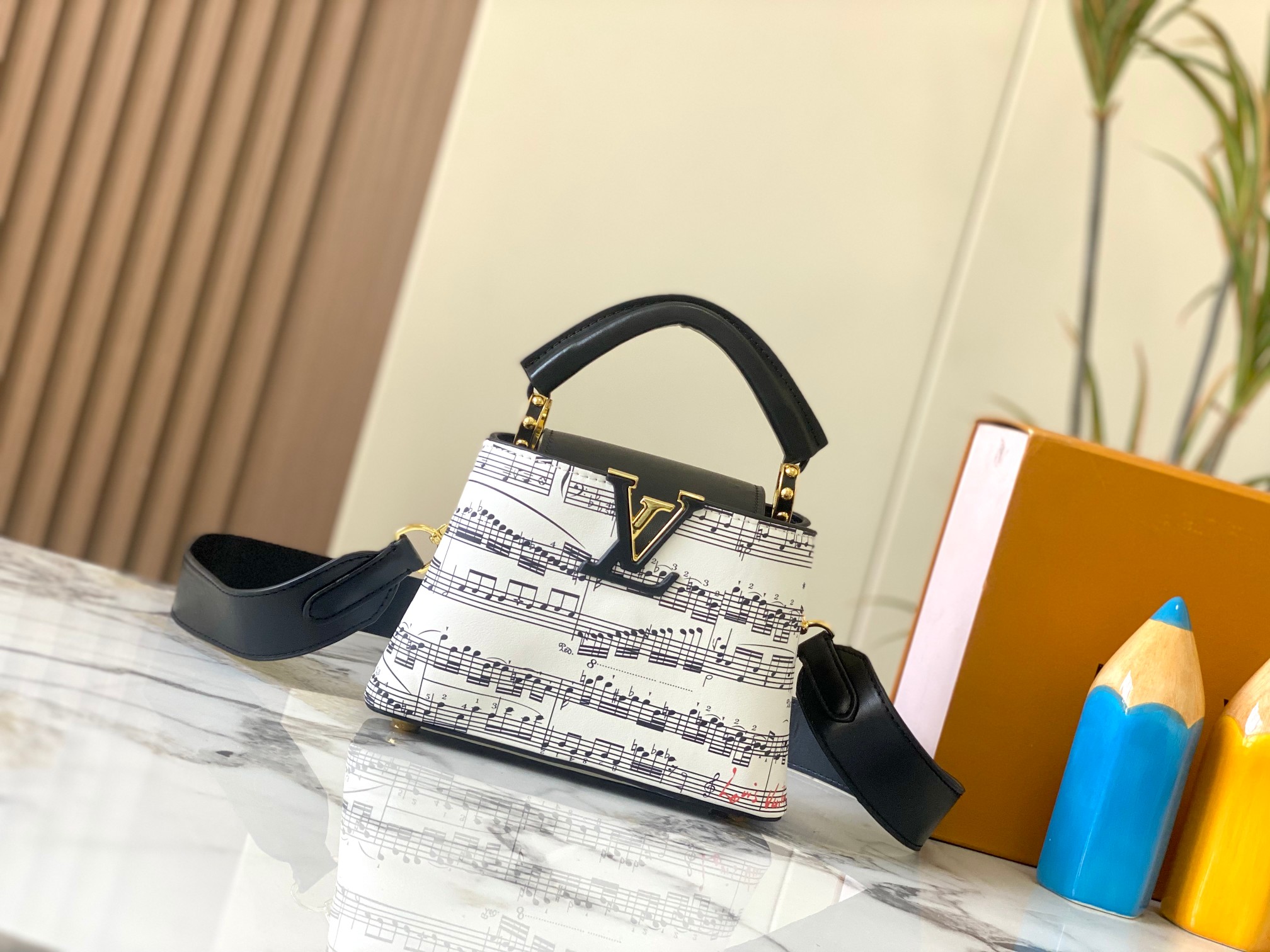 【LOUIS VUITTON】Capucines