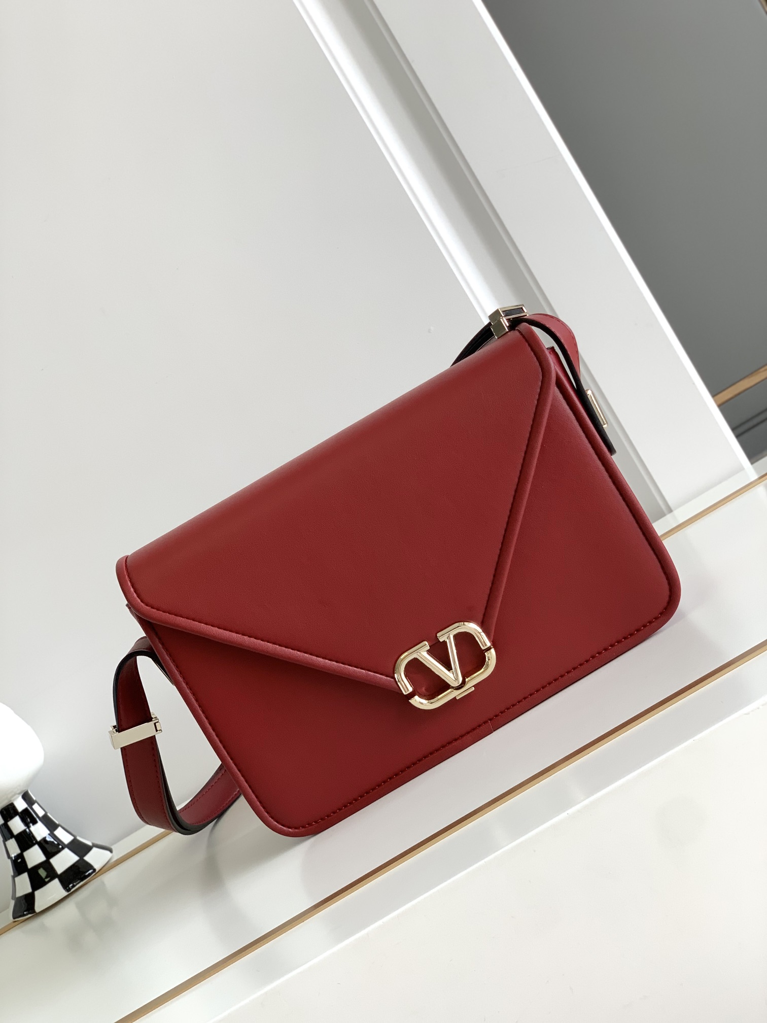 【Valentino】Garavani 24 x 15 x 8cm