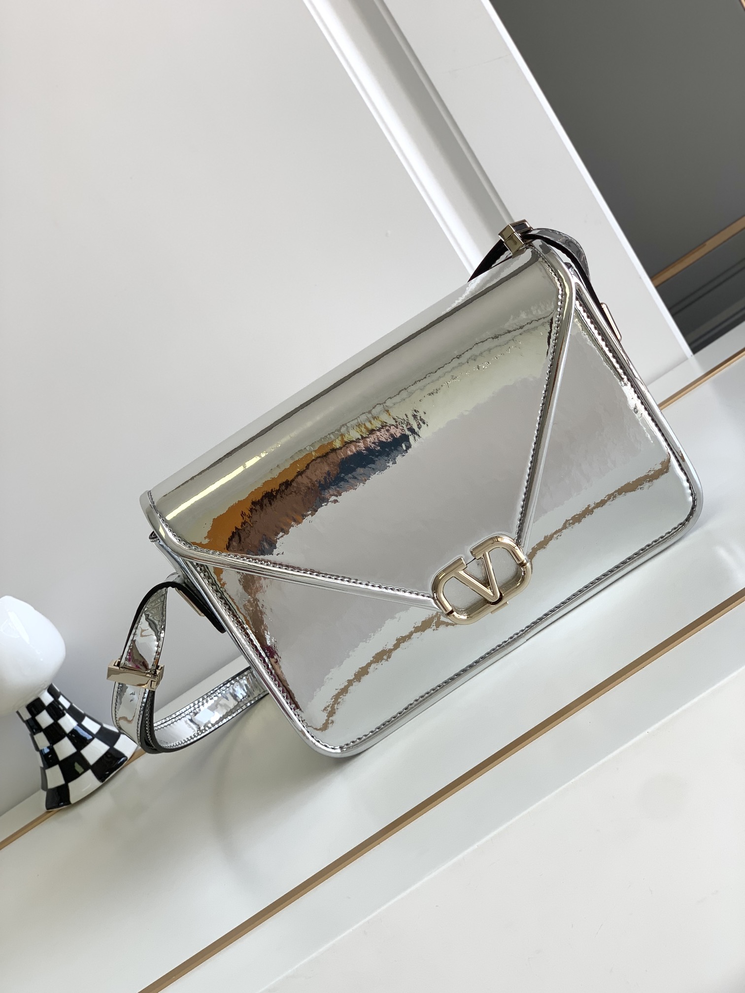 【Valentino】Garavani 24 x 15 x 8cm