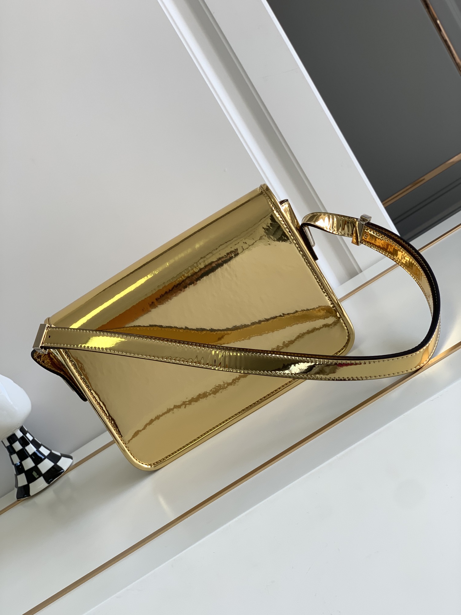 【Valentino】Garavani 24 x 15 x 8cm