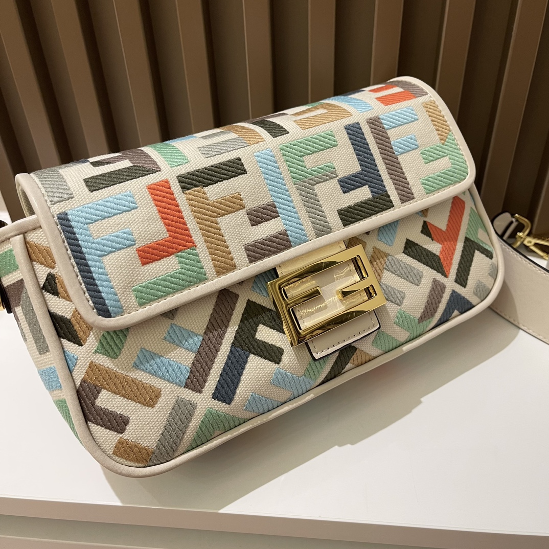 【Fendi】Baguette 26-5-15CM