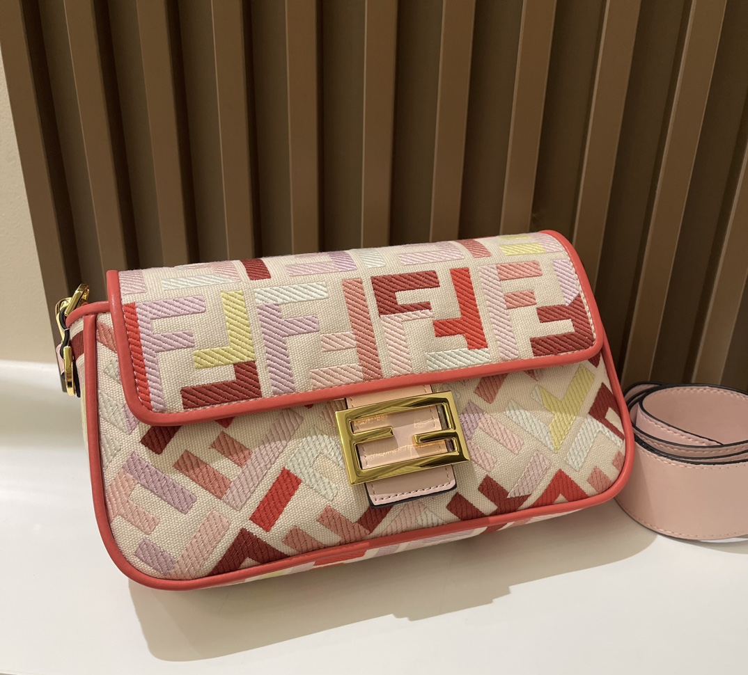 【Fendi】Baguette 26-5-15CM