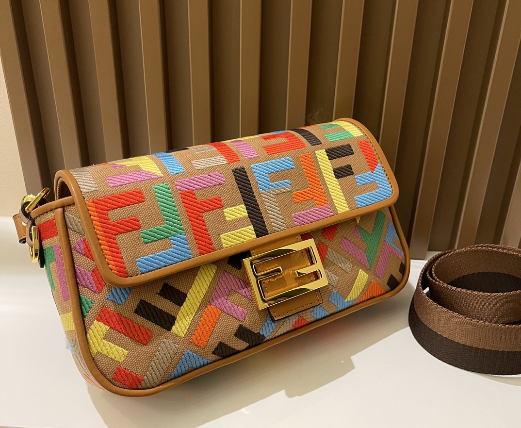 【Fendi】Baguette 26-5-15CM