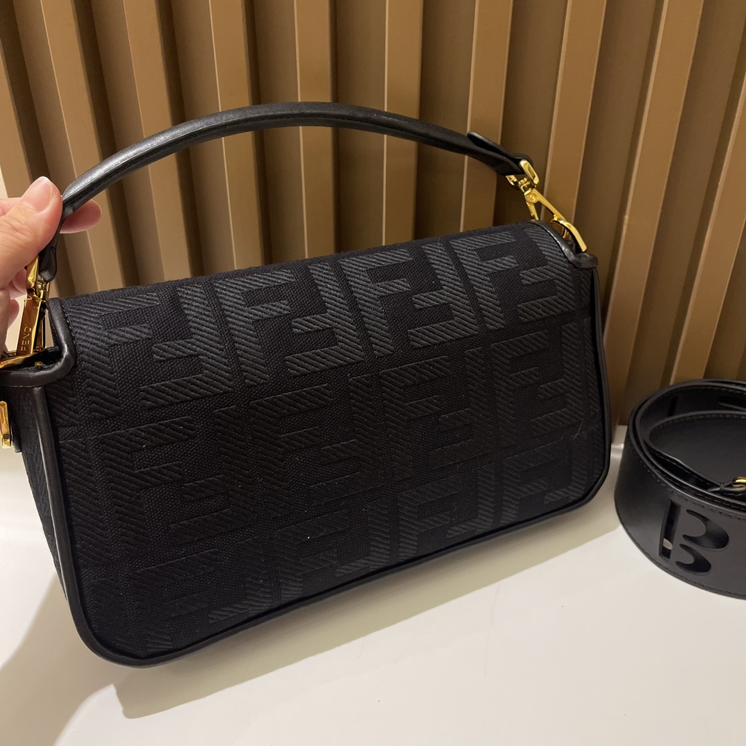 【Fendi】Baguette 26-5-15CM