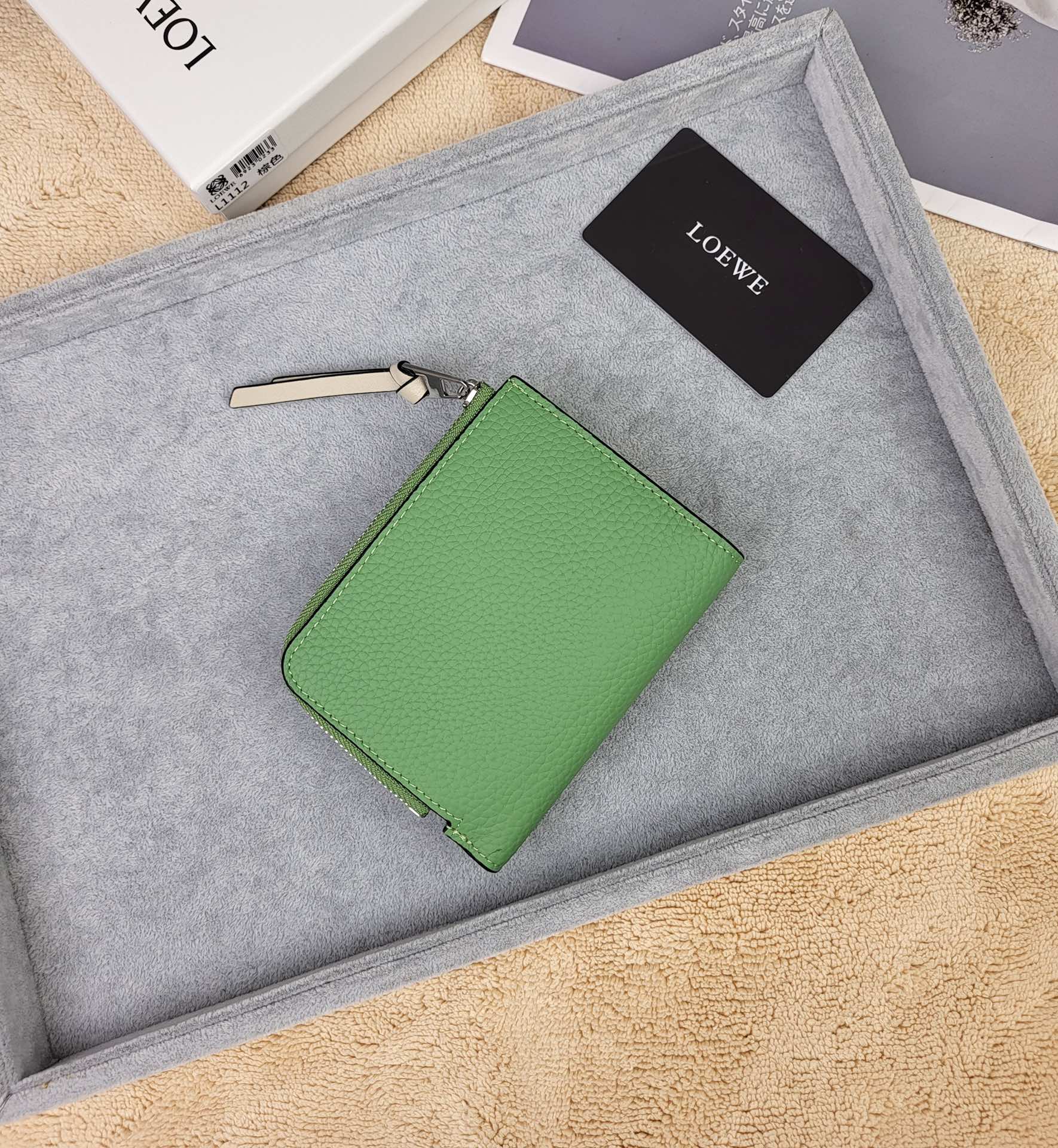 【Fendi】12*10*3cm