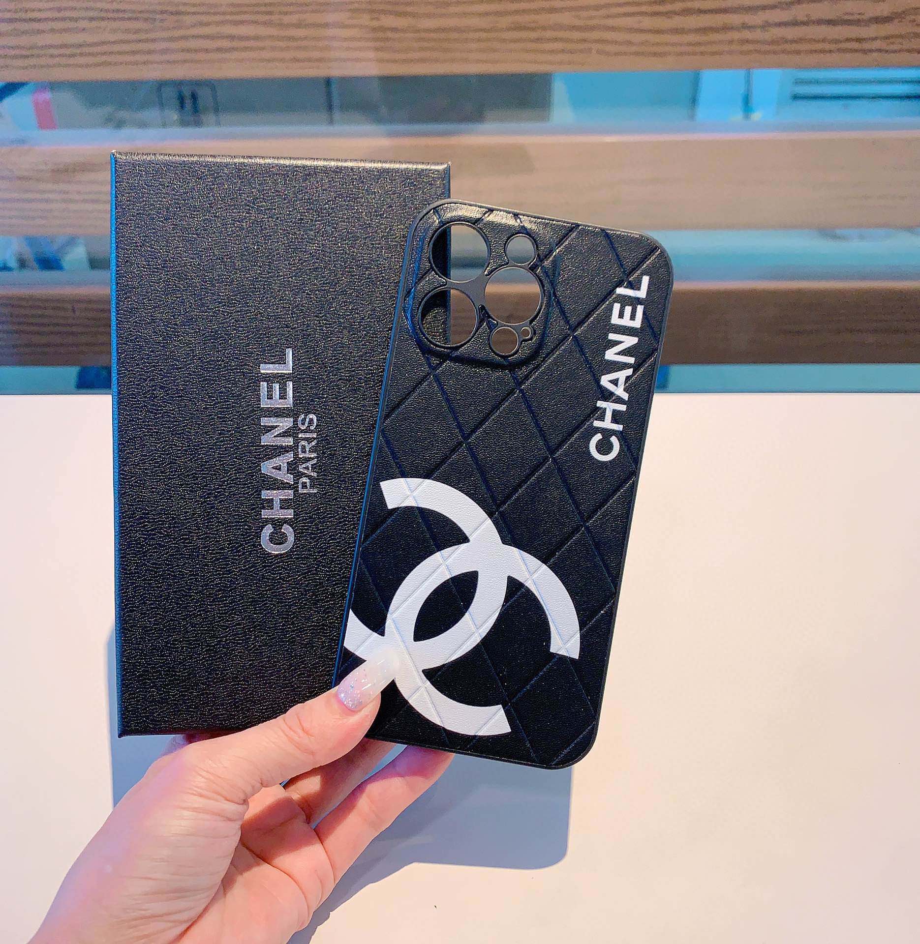 【スマホケース】CHANEL 携帯カバー