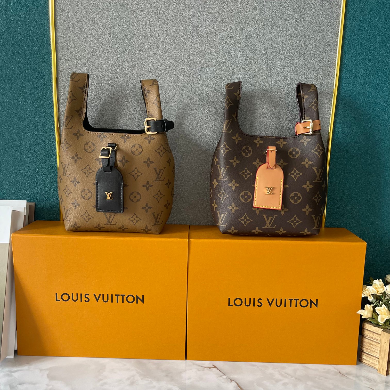 【LOUIS VUITTON】ATLANTIS  17x17x17CM