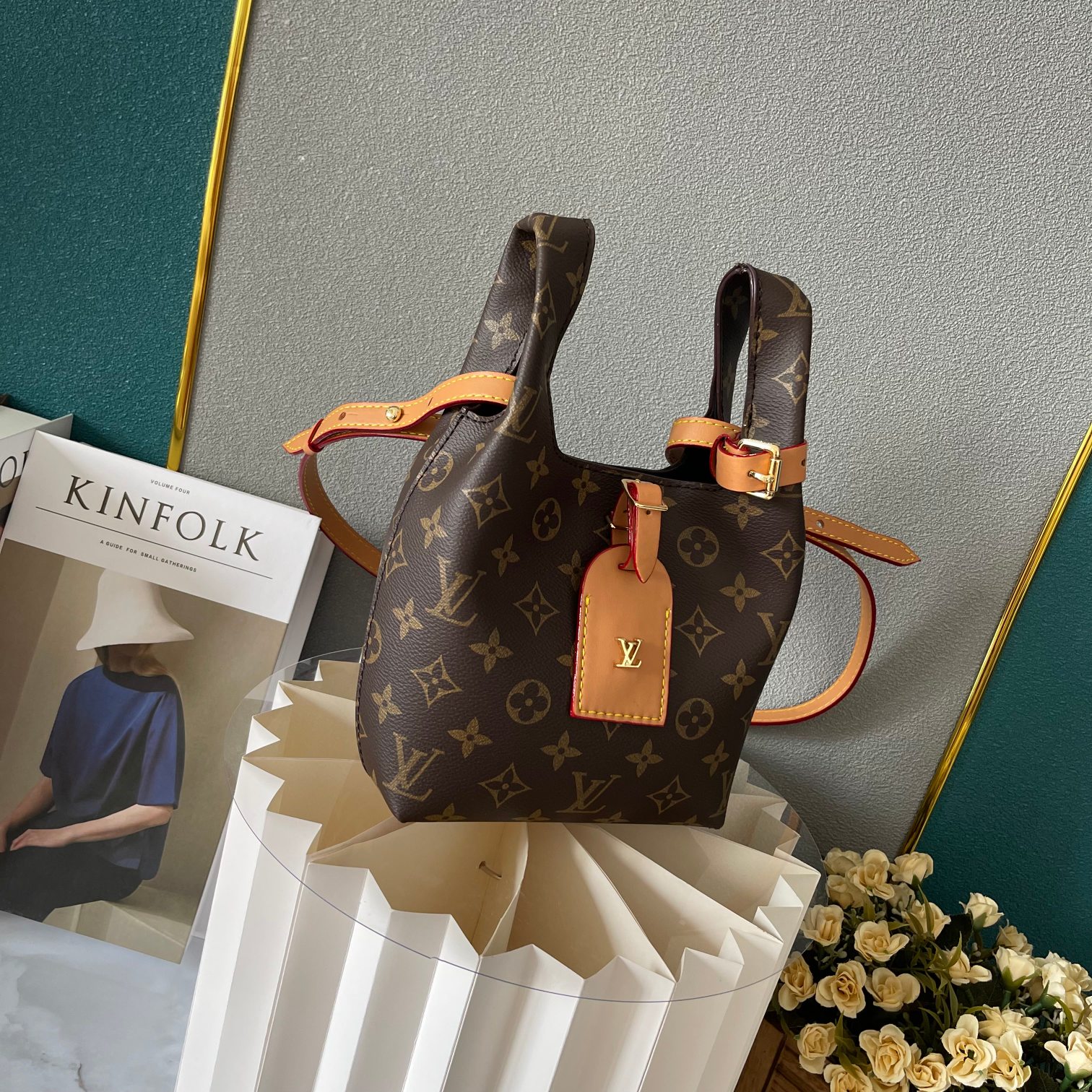 【LOUIS VUITTON】ATLANTIS  17x17x17CM