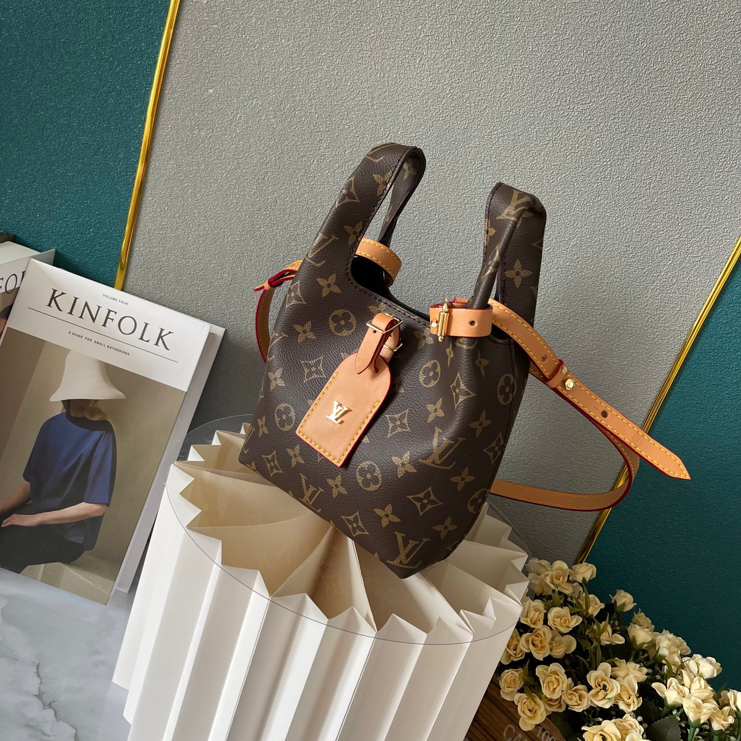 【LOUIS VUITTON】ATLANTIS  17x17x17CM