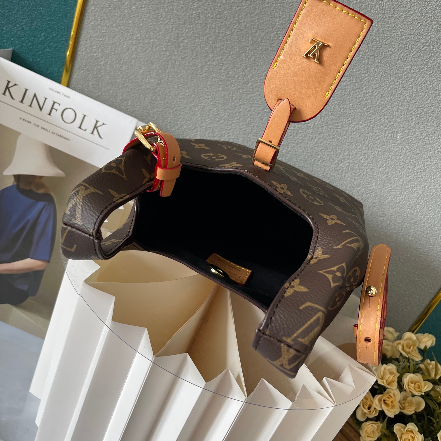 【LOUIS VUITTON】ATLANTIS  17x17x17CM