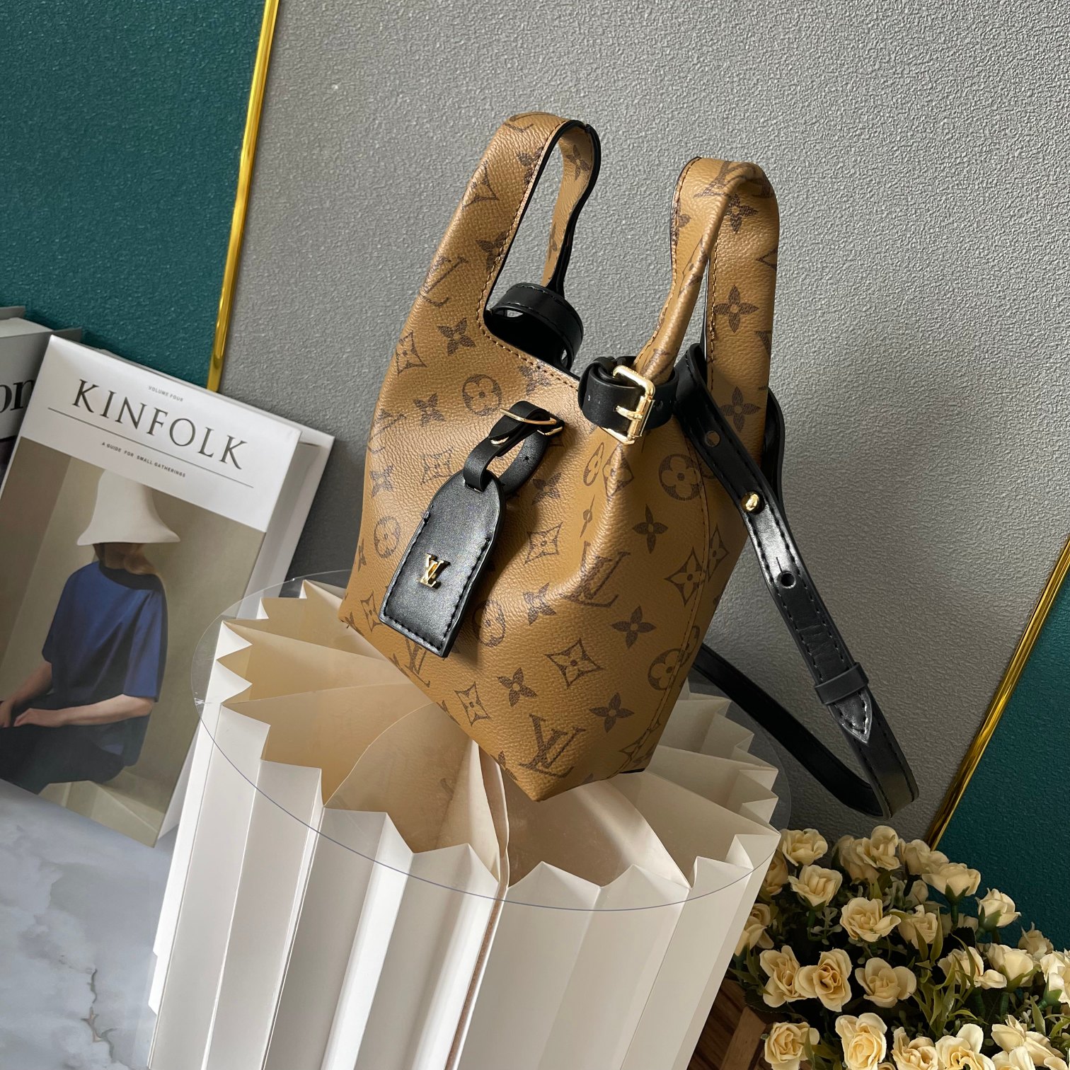 【LOUIS VUITTON】ATLANTIS  17x17x17CM