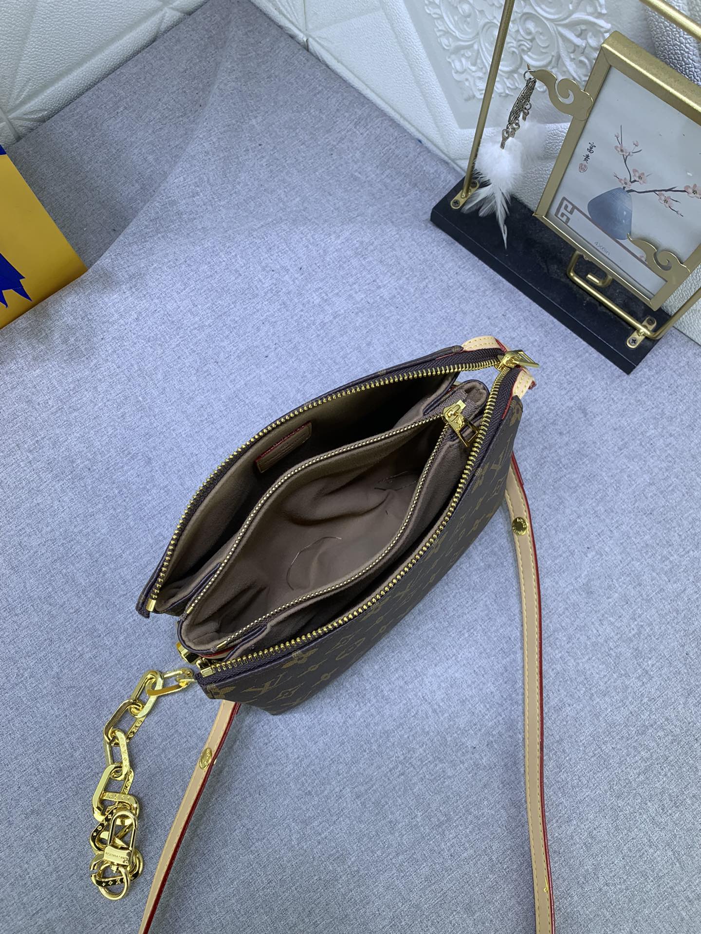 【LOUIS VUITTON】Coussin BB