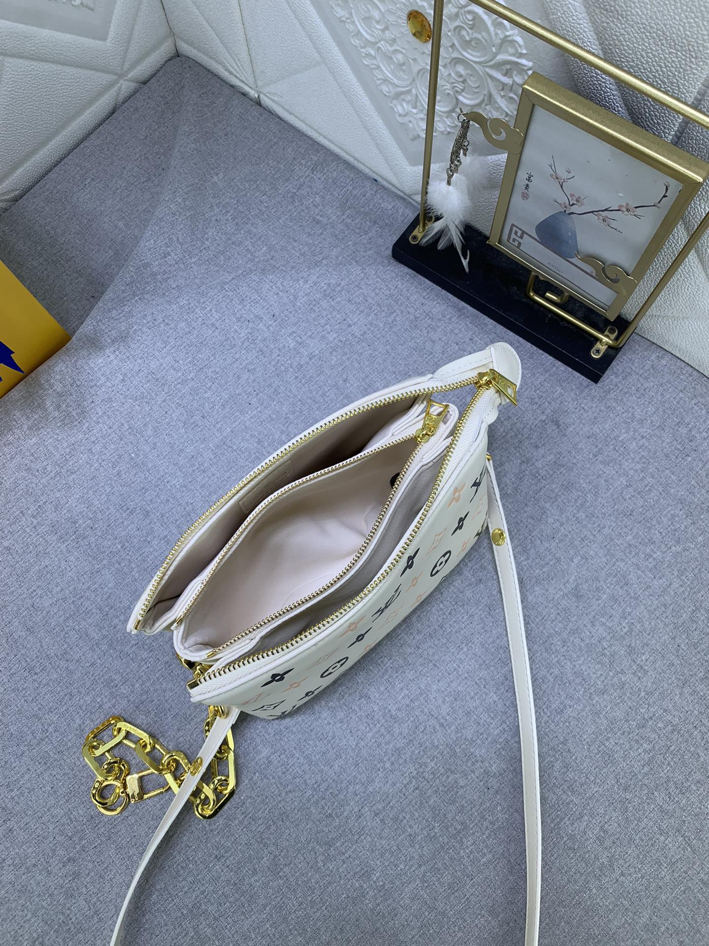 【LOUIS VUITTON】Coussin BB