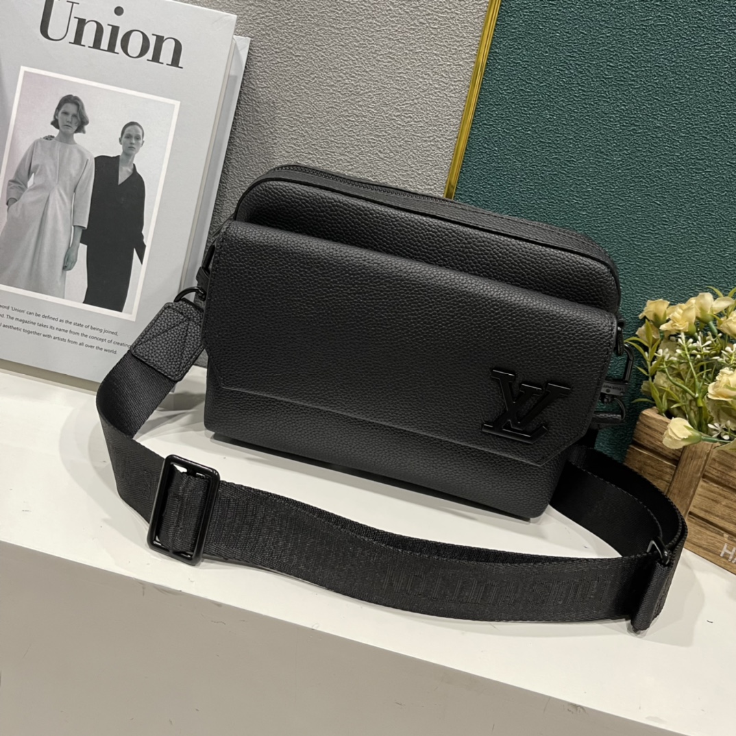 【LOUIS VUITTON】Fastline  23.5 x 18.0 x 7.0CM