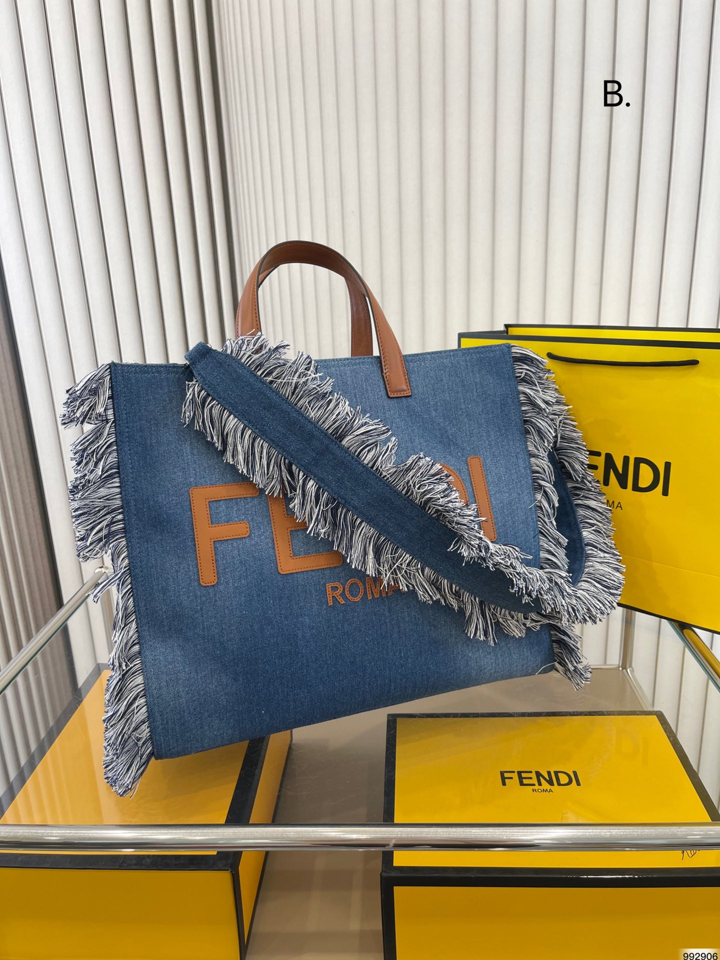 【Fendi】 tote 40-35-15CM