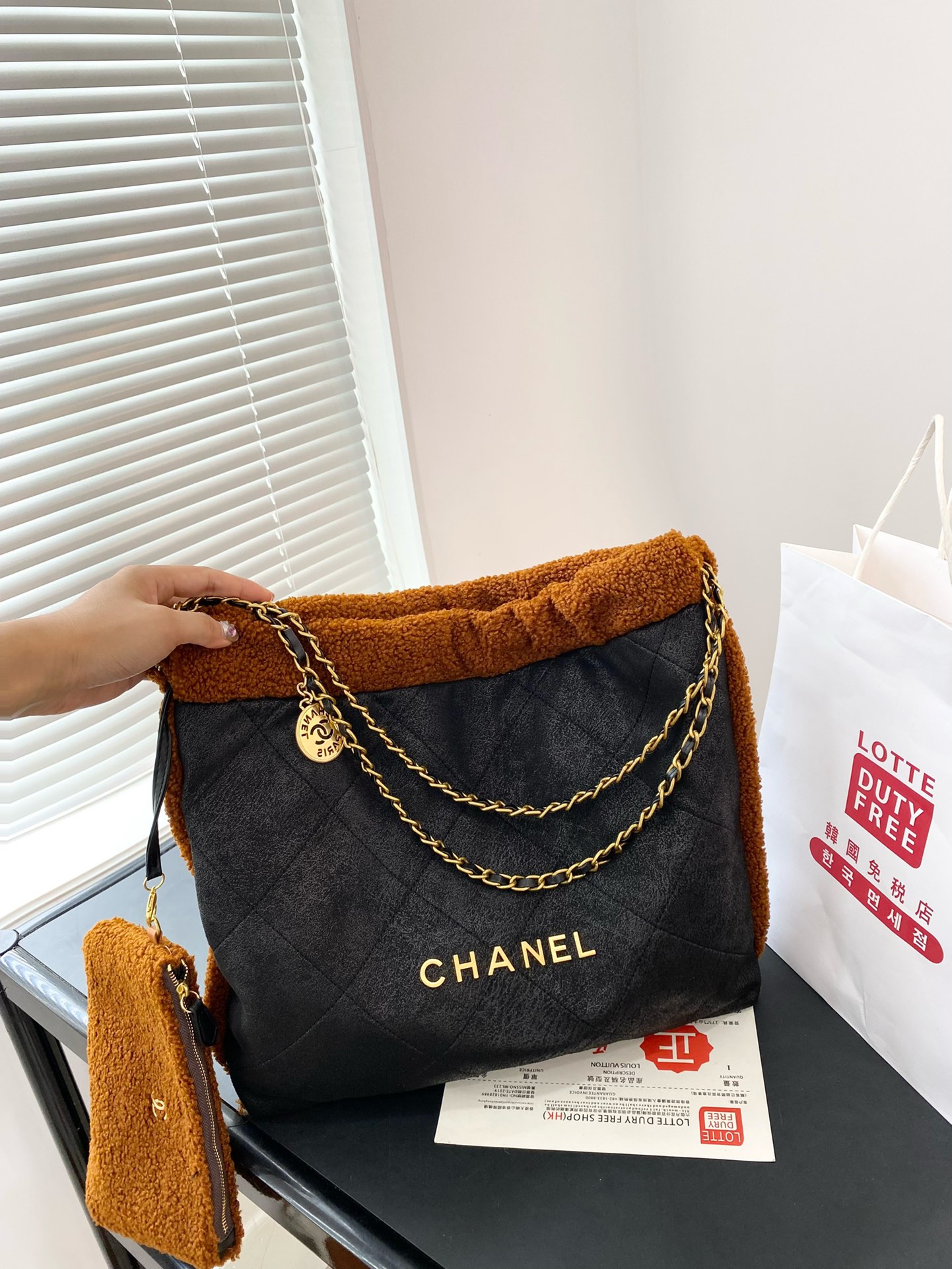 【シャネル】22bag 35*34*8cm