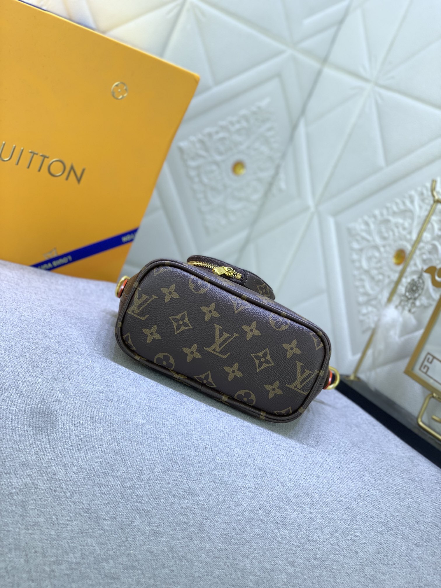 【LOUIS VUITTON】Neverfull BB 24x14x9cm