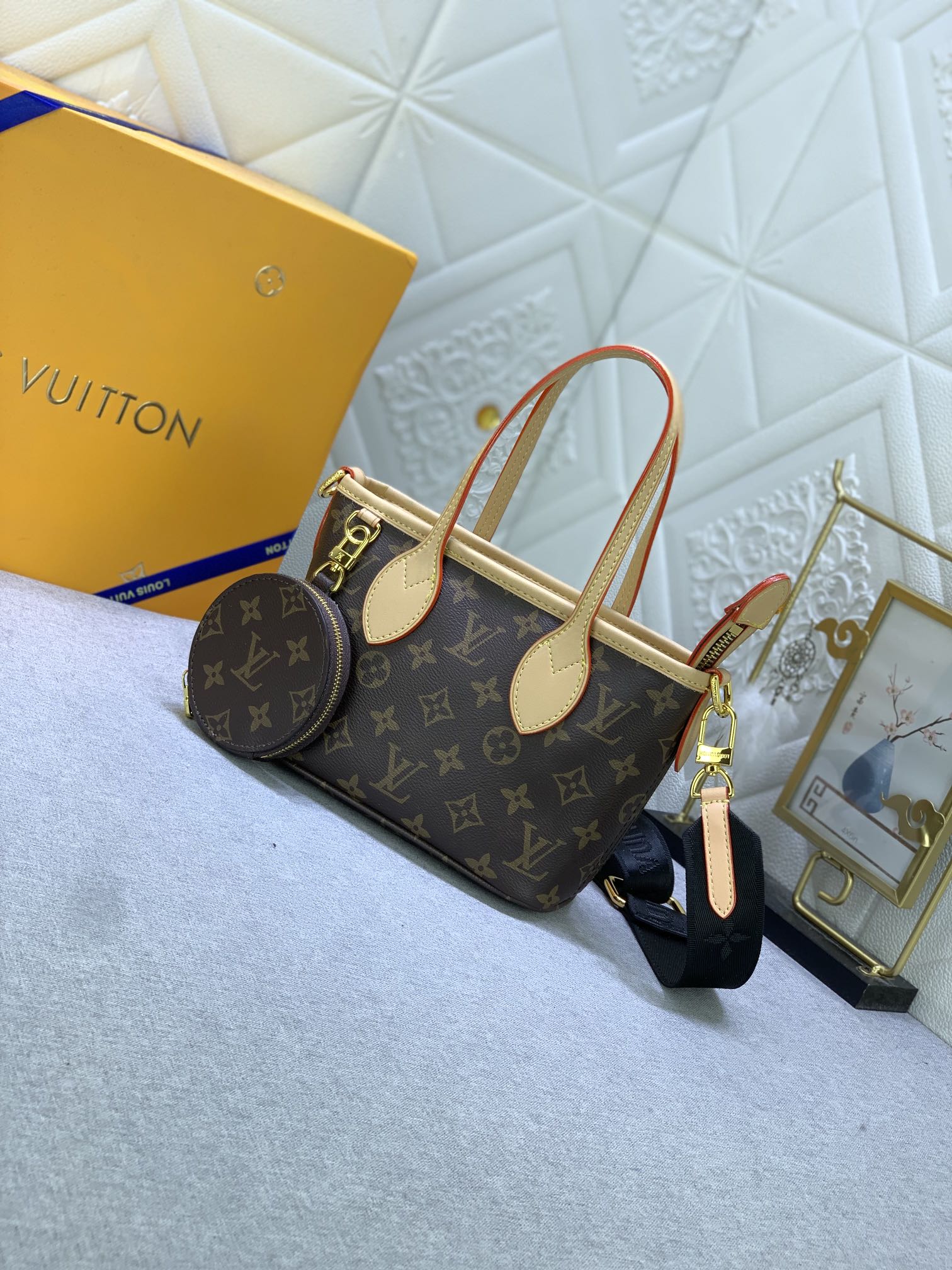 【LOUIS VUITTON】Neverfull BB 24x14x9cm