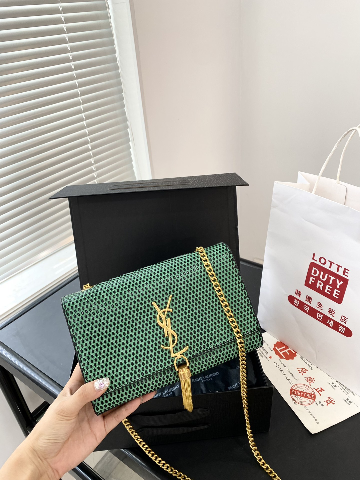 【Yves Saint Laurent】22x14x5cm