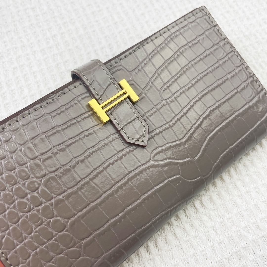 【Hermes 】二つ折り財布  9X17.5 CM -5色