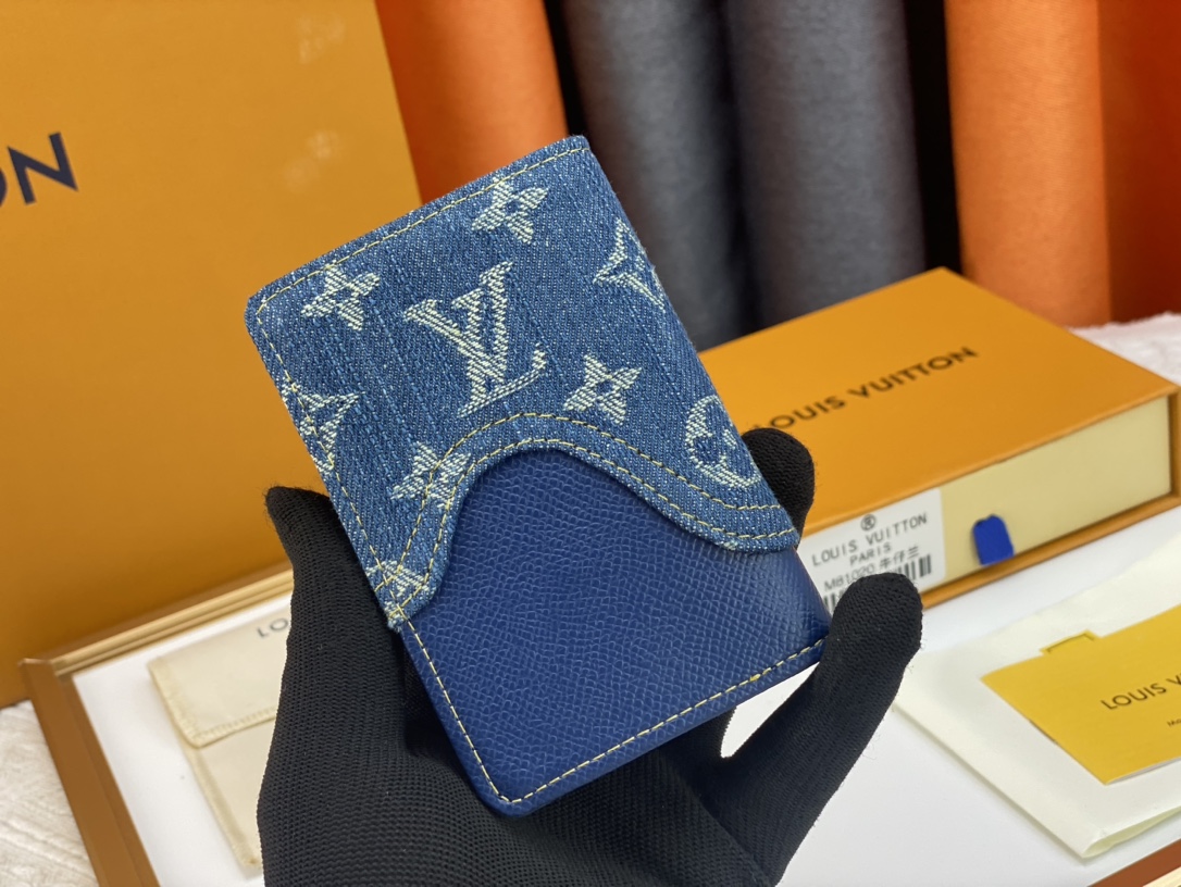 【LOUIS VUITTON】8*11*1CM