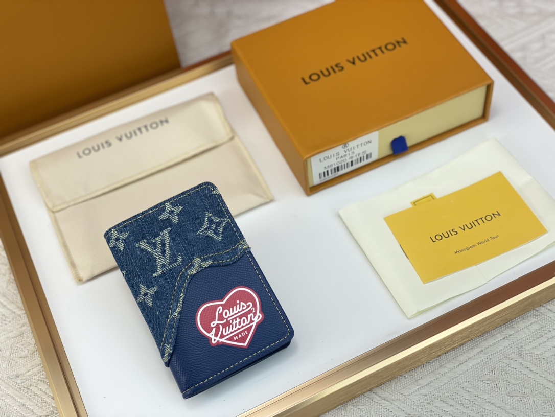 【LOUIS VUITTON】8*11*1CM