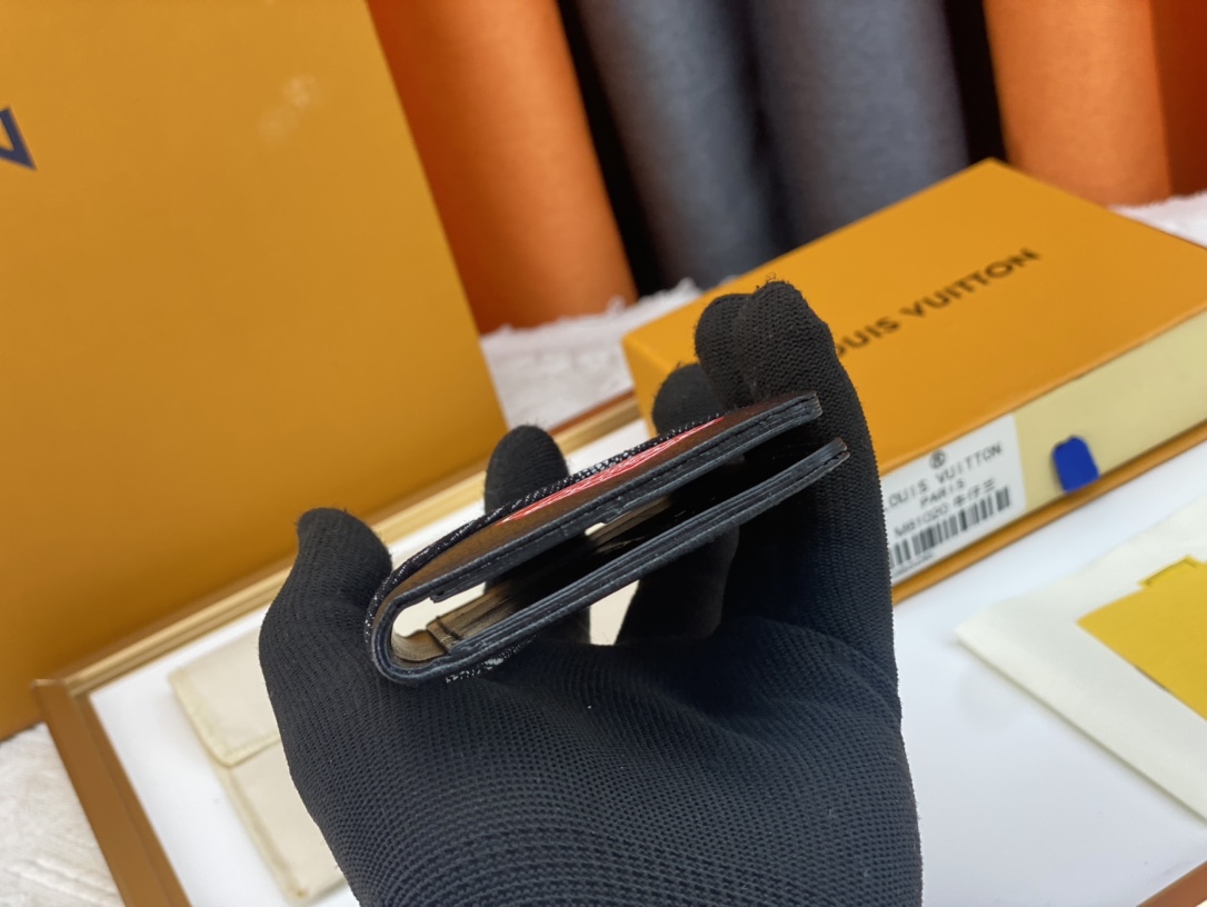 【LOUIS VUITTON】8*11*1CM