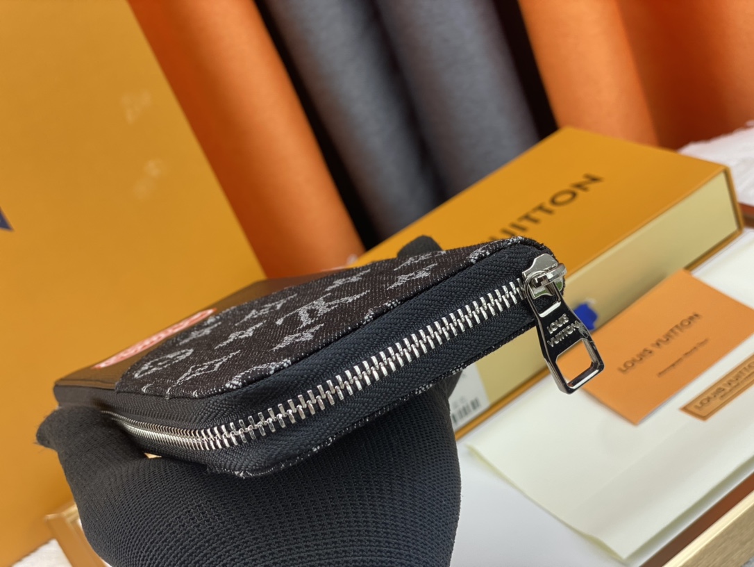 【LOUIS VUITTON】20x10*2CM