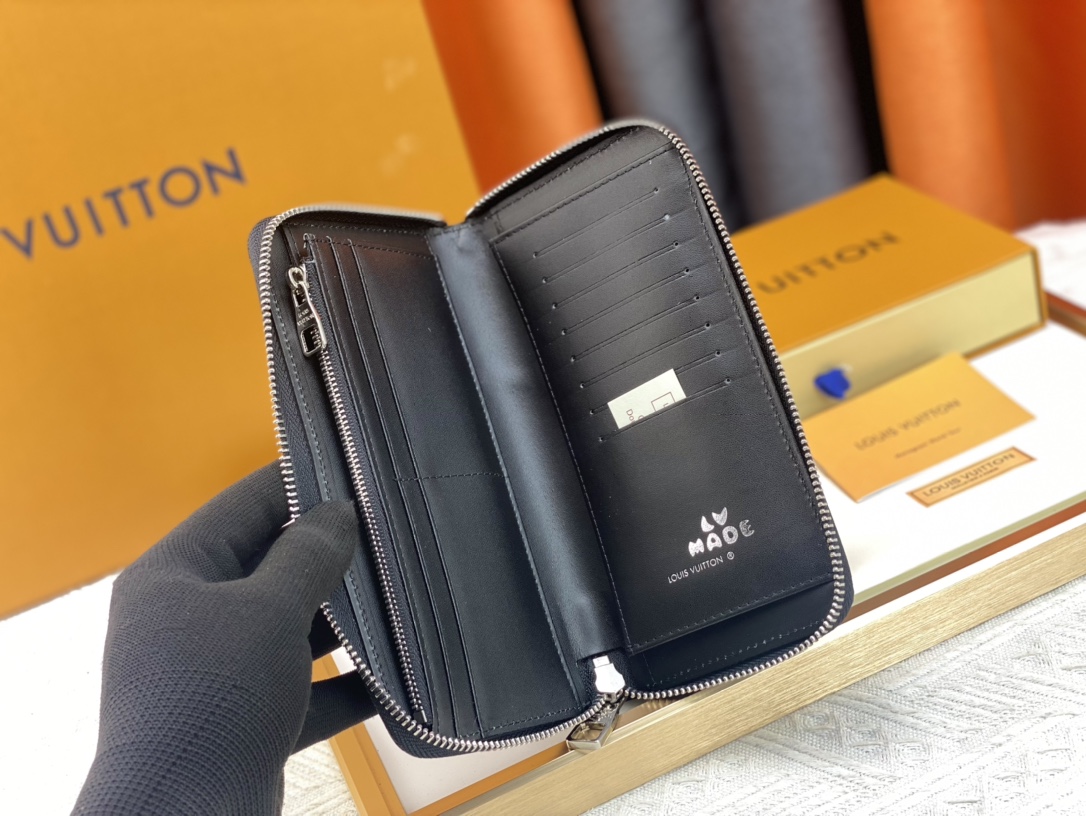 【LOUIS VUITTON】20x10*2CM