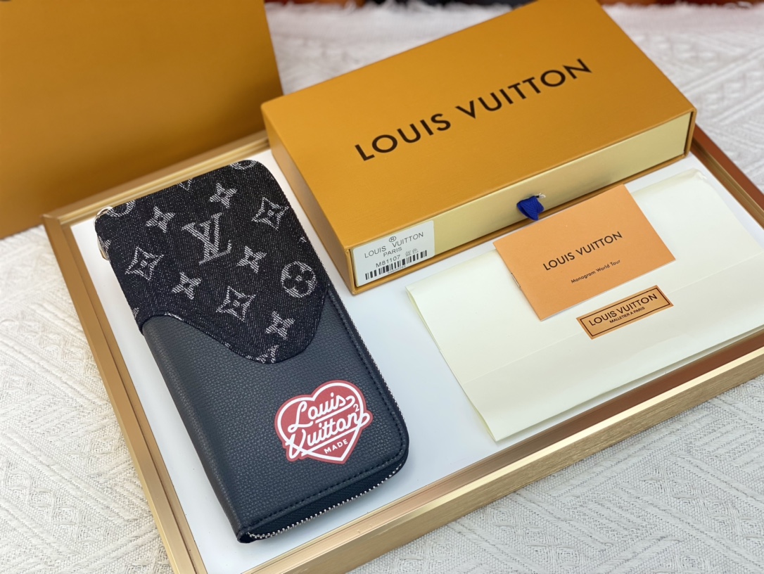 【LOUIS VUITTON】20x10*2CM