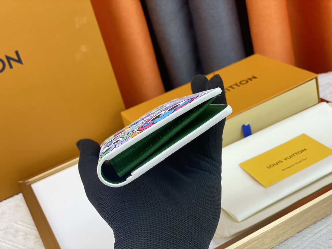 【LOUIS VUITTON】Brazza 10 x 19 x 2CM