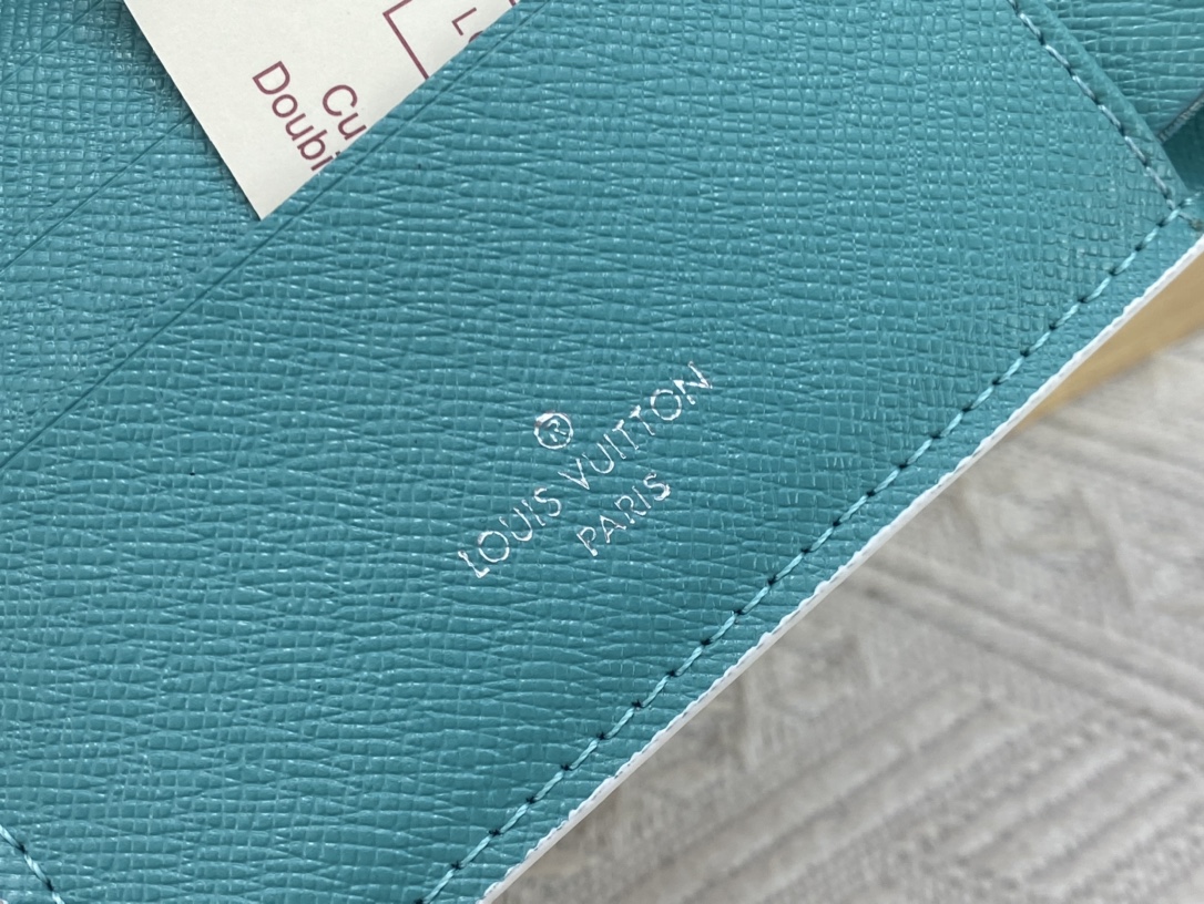 【LOUIS VUITTON】Multiple 11.5 x 9 x 1.5 CM