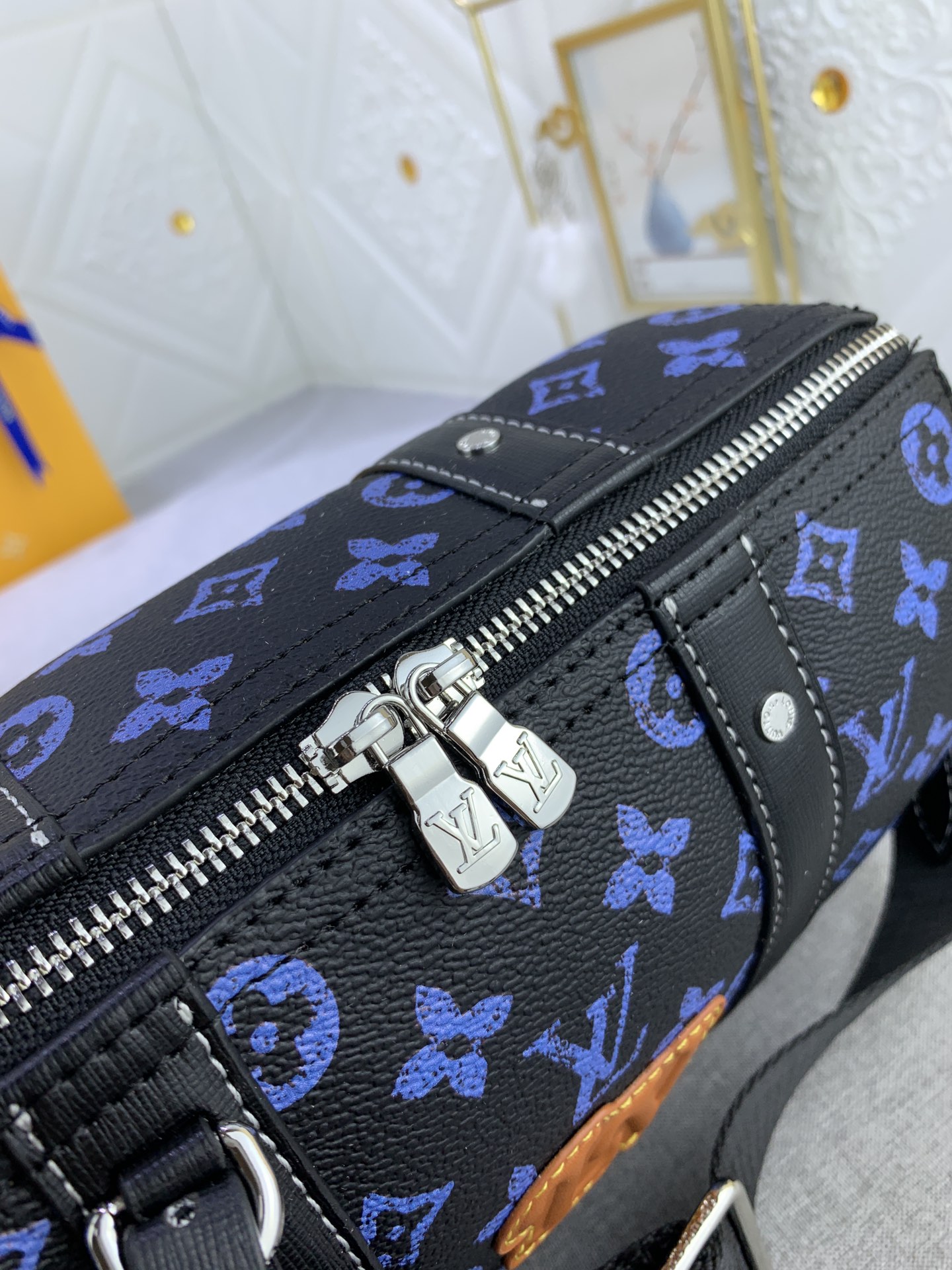 【LOUIS VUITTON】City Keepall -27 x 17 x 13  CM