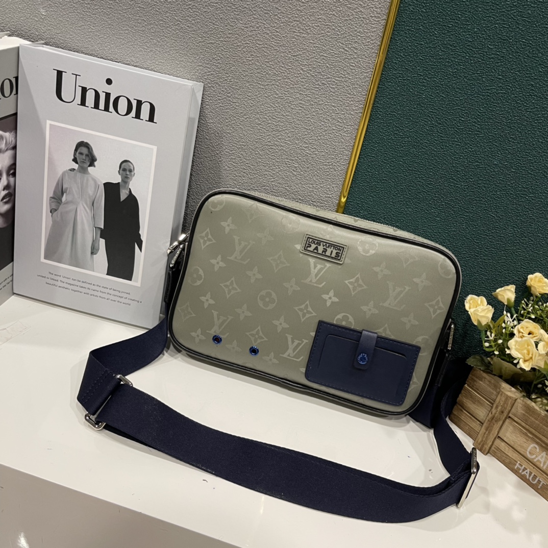 【LOUIS VUITTON】26x17x5CM