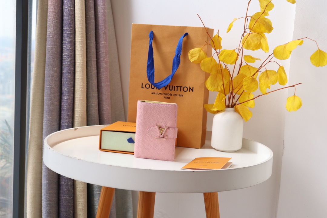 【LOUIS VUITTON】9 x 12 x2CM